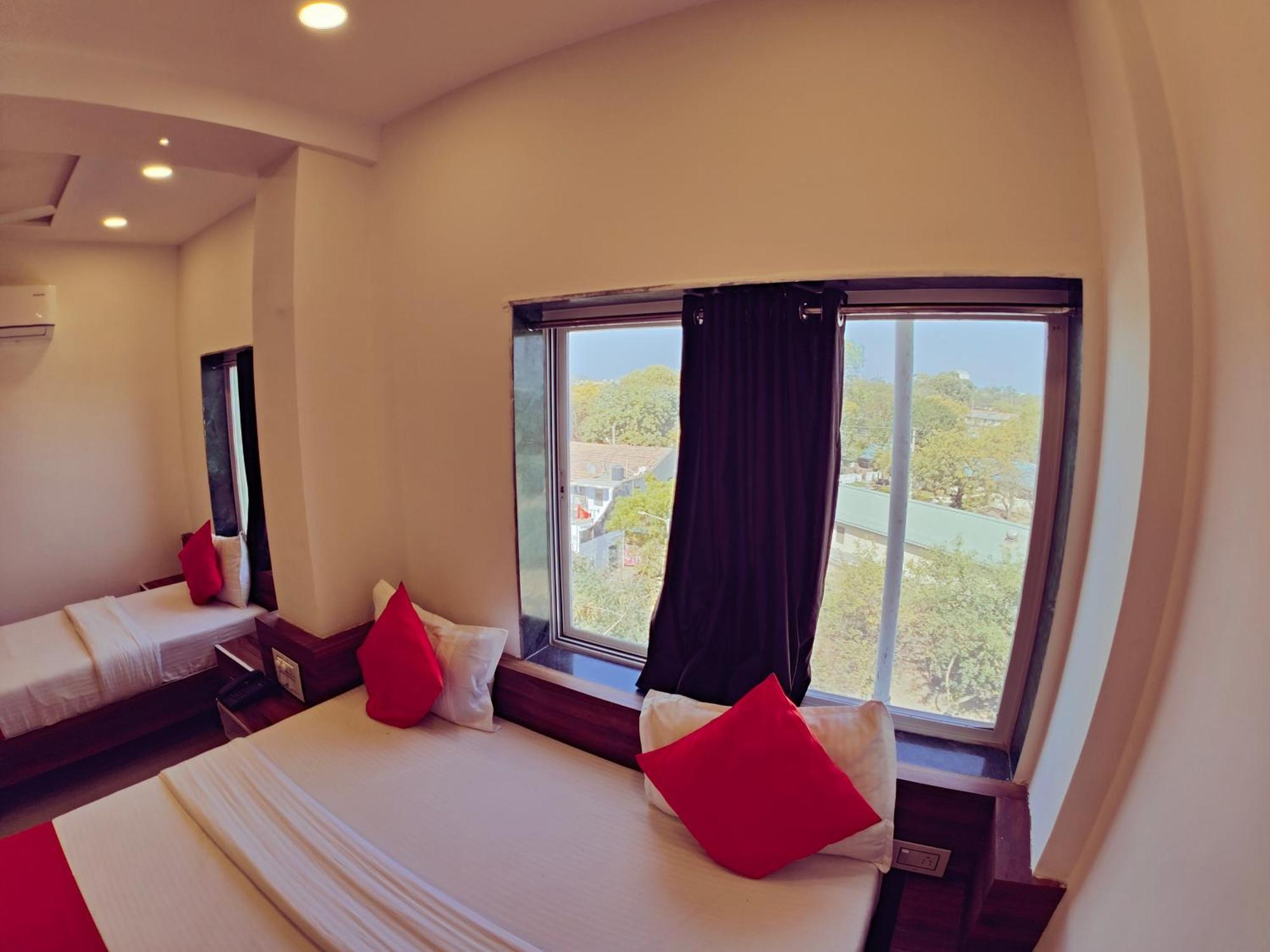 Hotel Nawanagar Residency Jāmnagar Extérieur photo